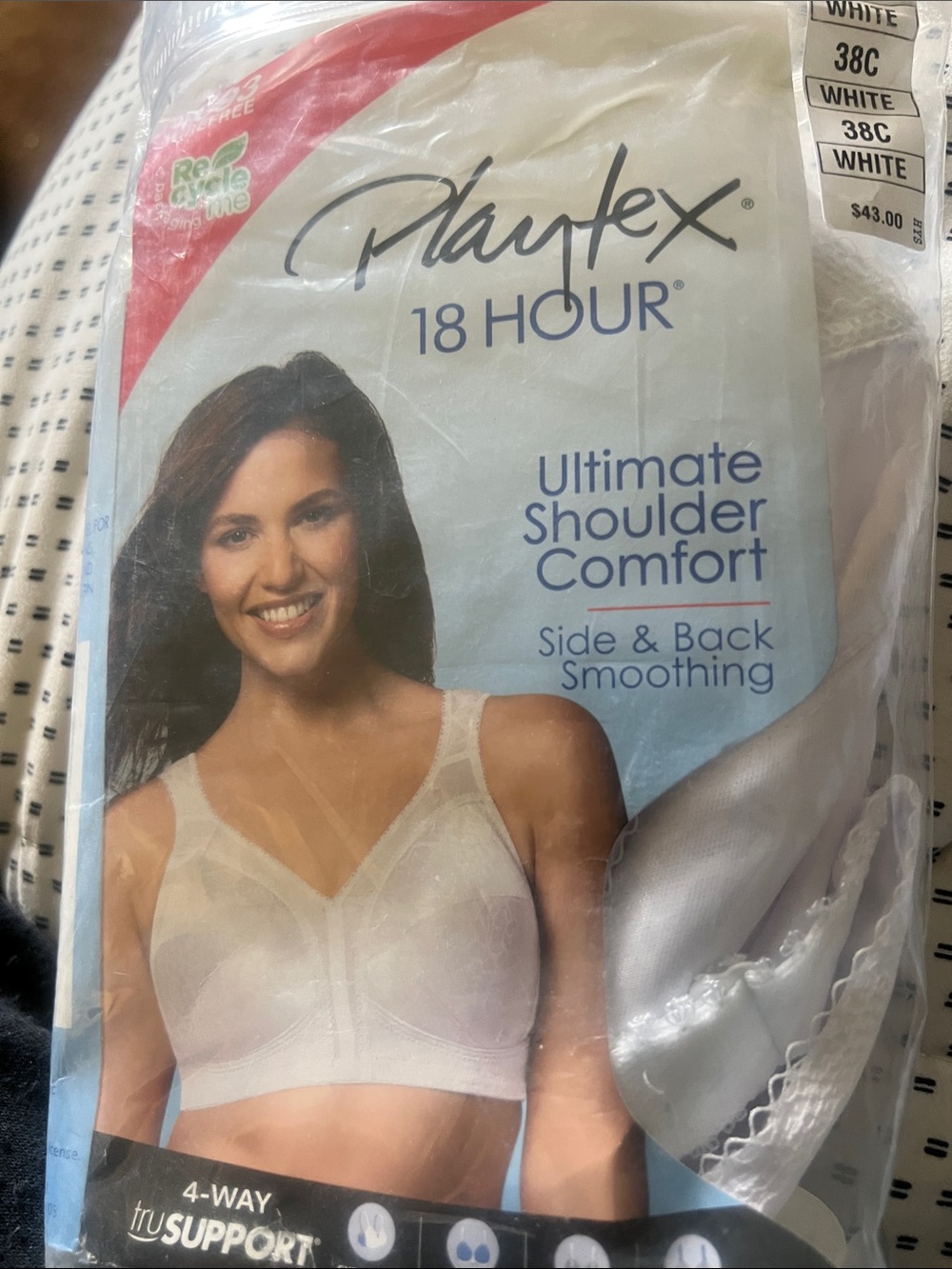 Playtex 18 Hour Ultimate Shoulder Comfort Bra in White/Cream